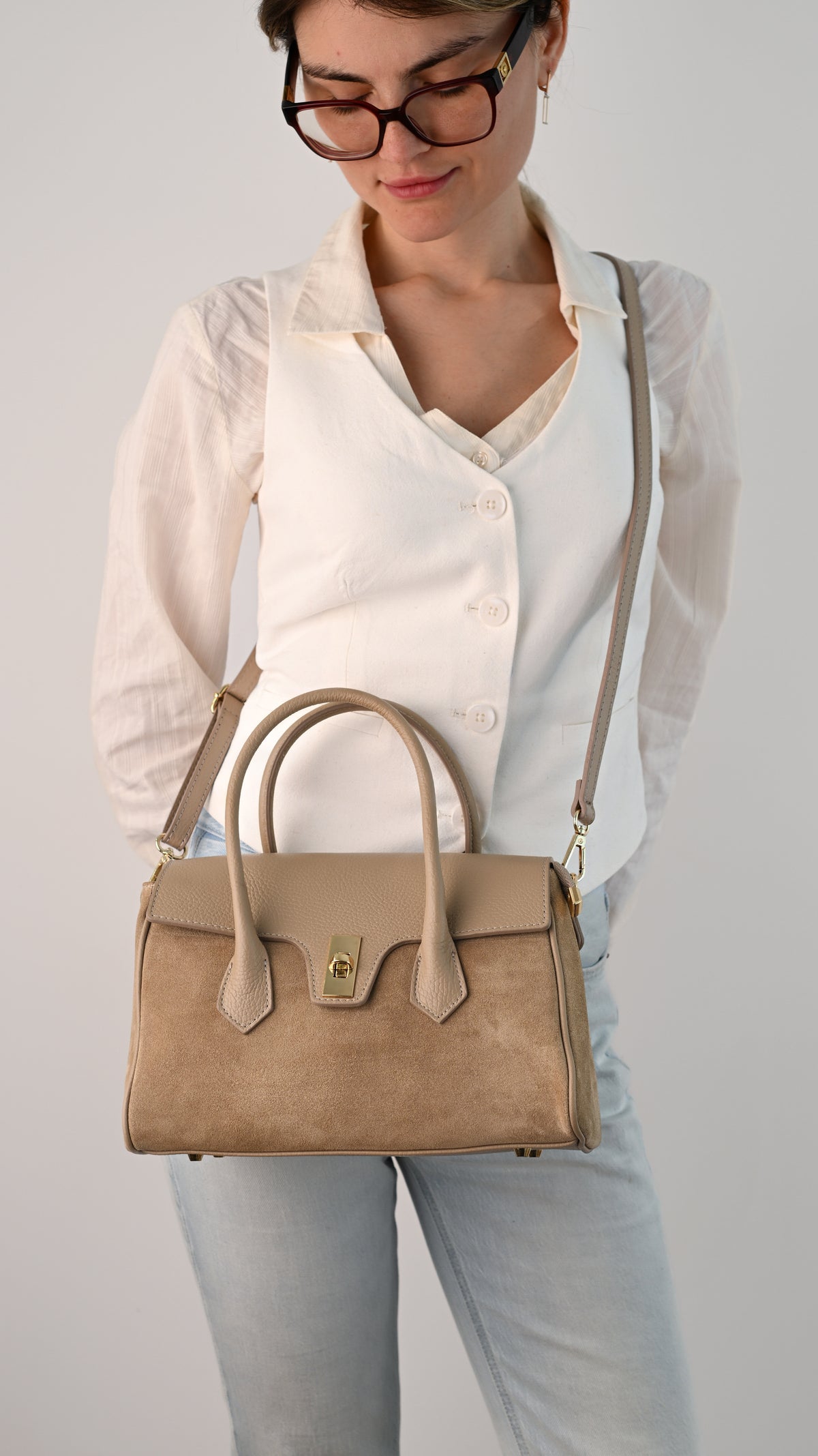 LORENA VELUR CASHMERE **ULTIMELE BUCĂȚI**