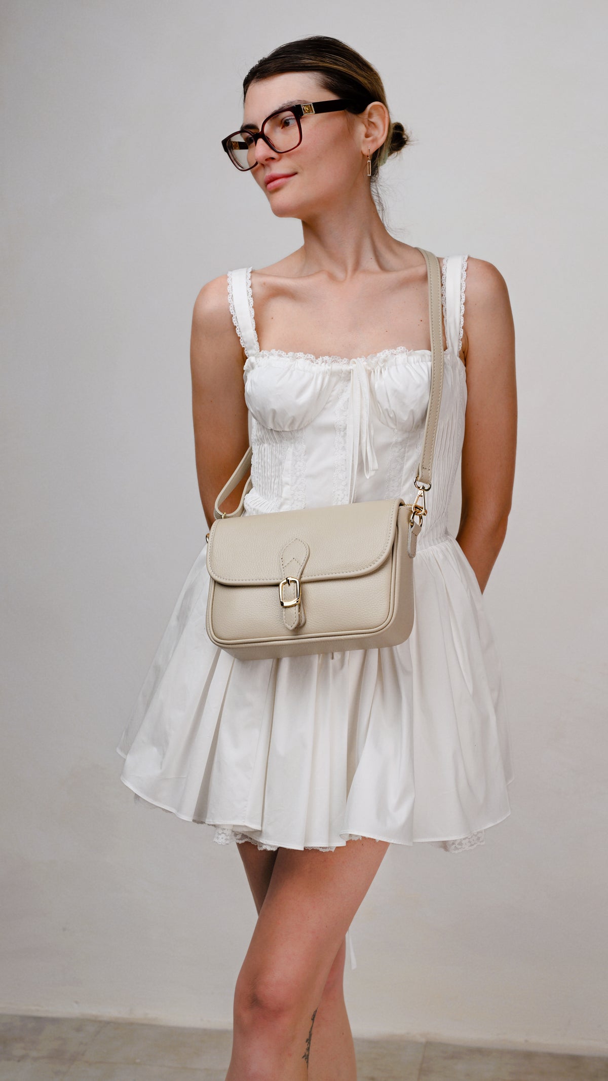 MILENA CHAMPAGNE BEIGE **ARE MICI IMPERFECȚIUNI**
