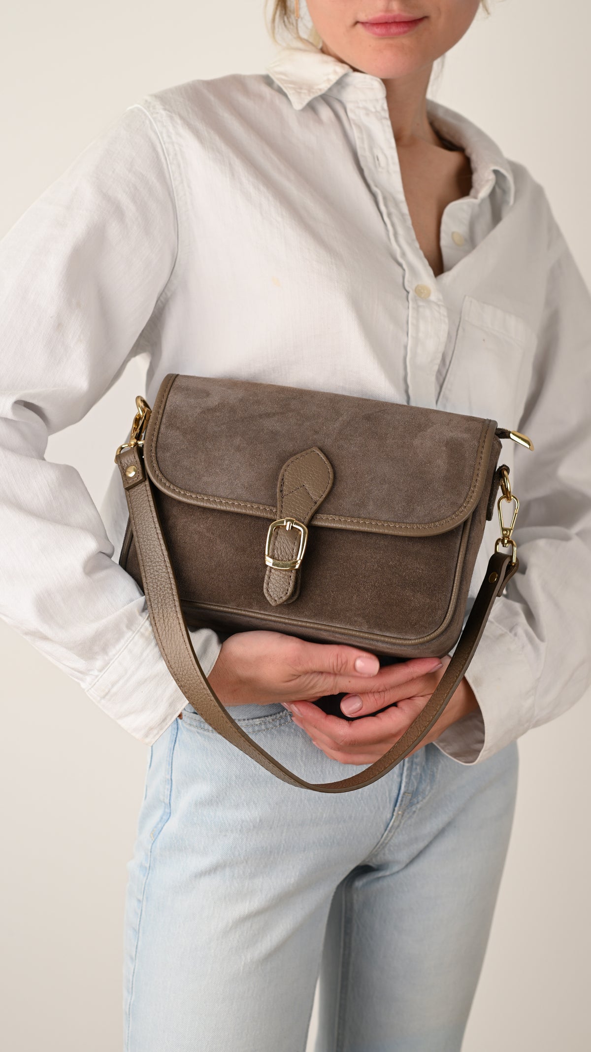 Geantă MILENA taupe - detaliu material piele