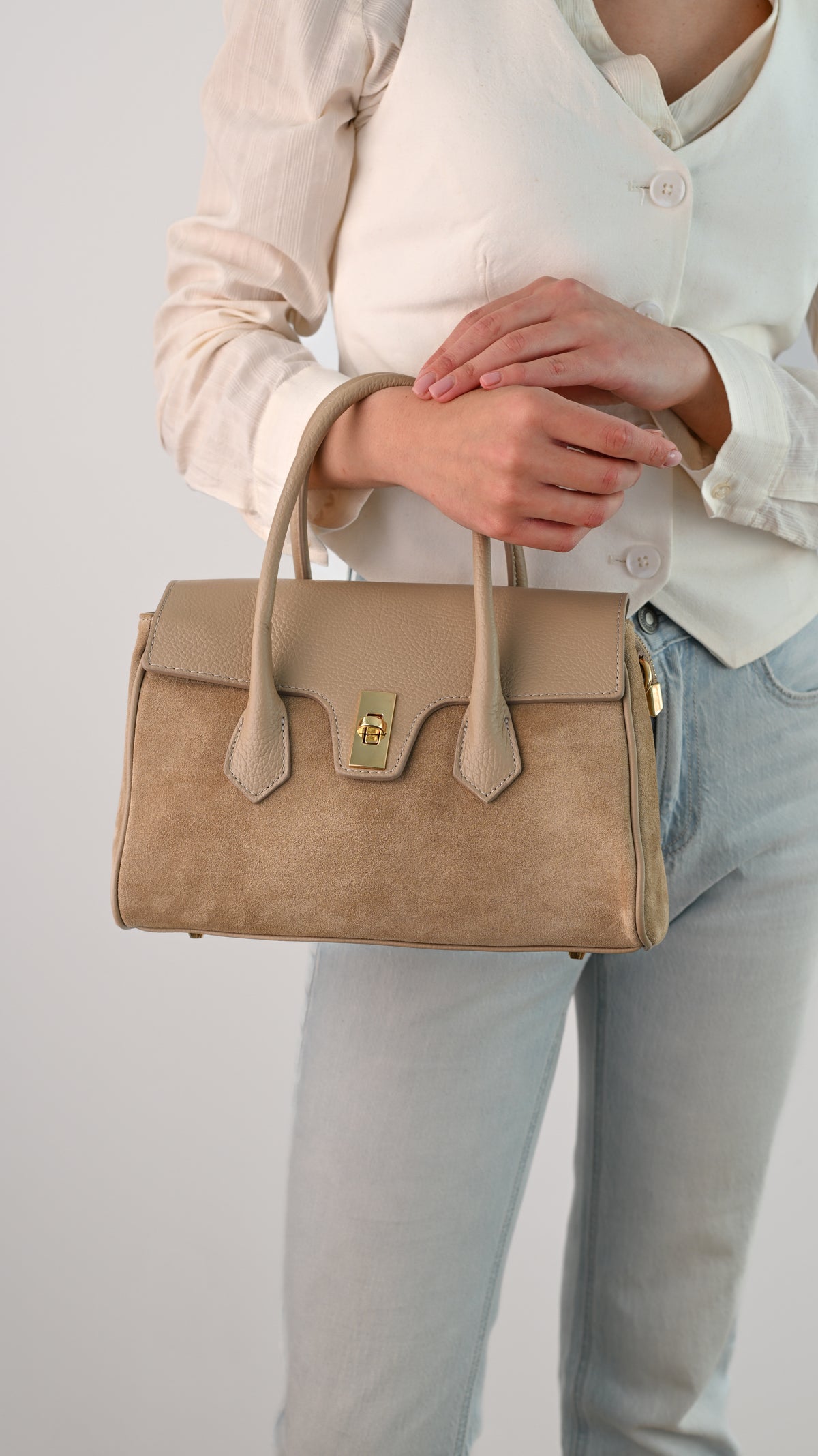 LORENA VELUR CASHMERE **ULTIMELE BUCĂȚI**