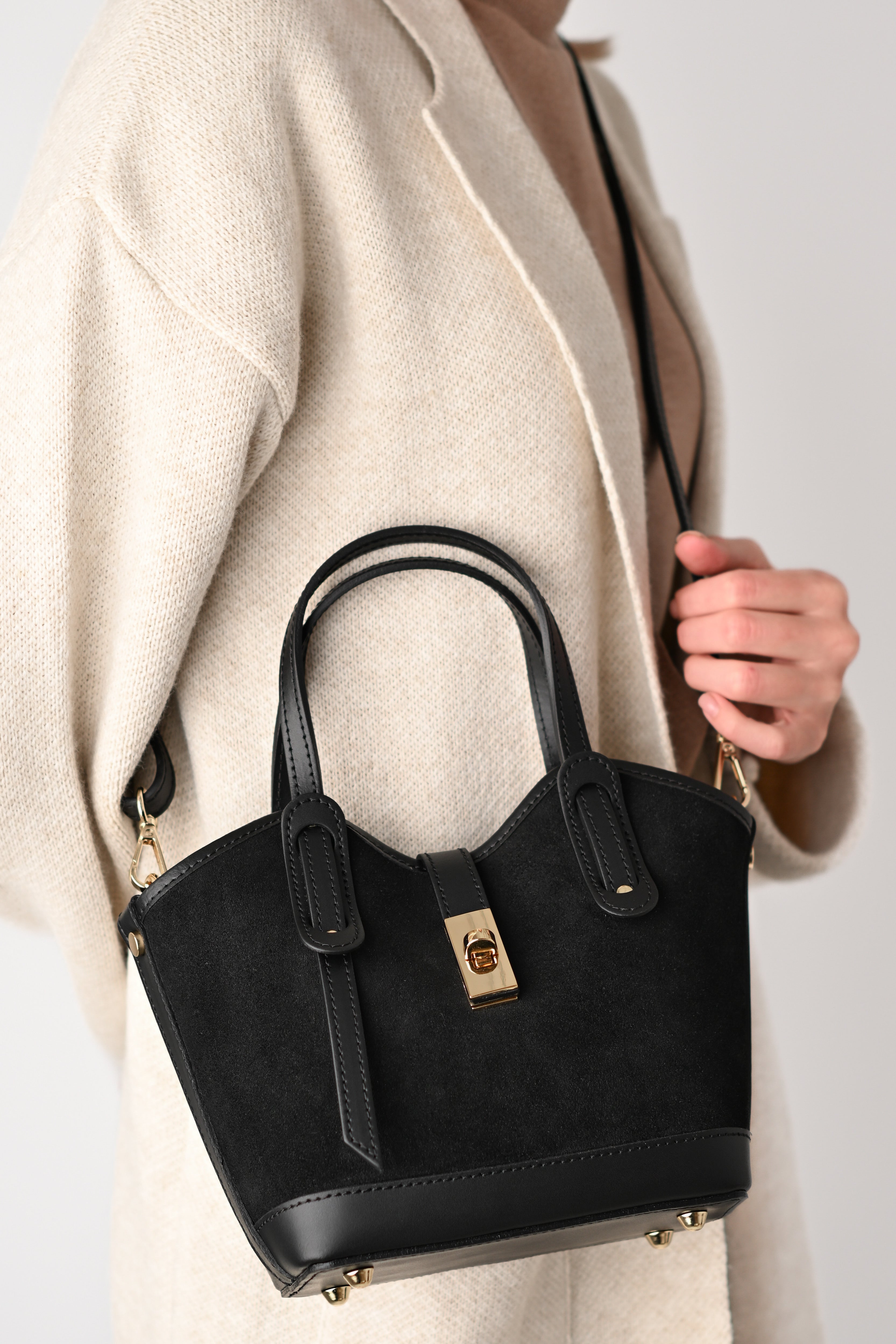 VANESSA MINI NEAGRĂ