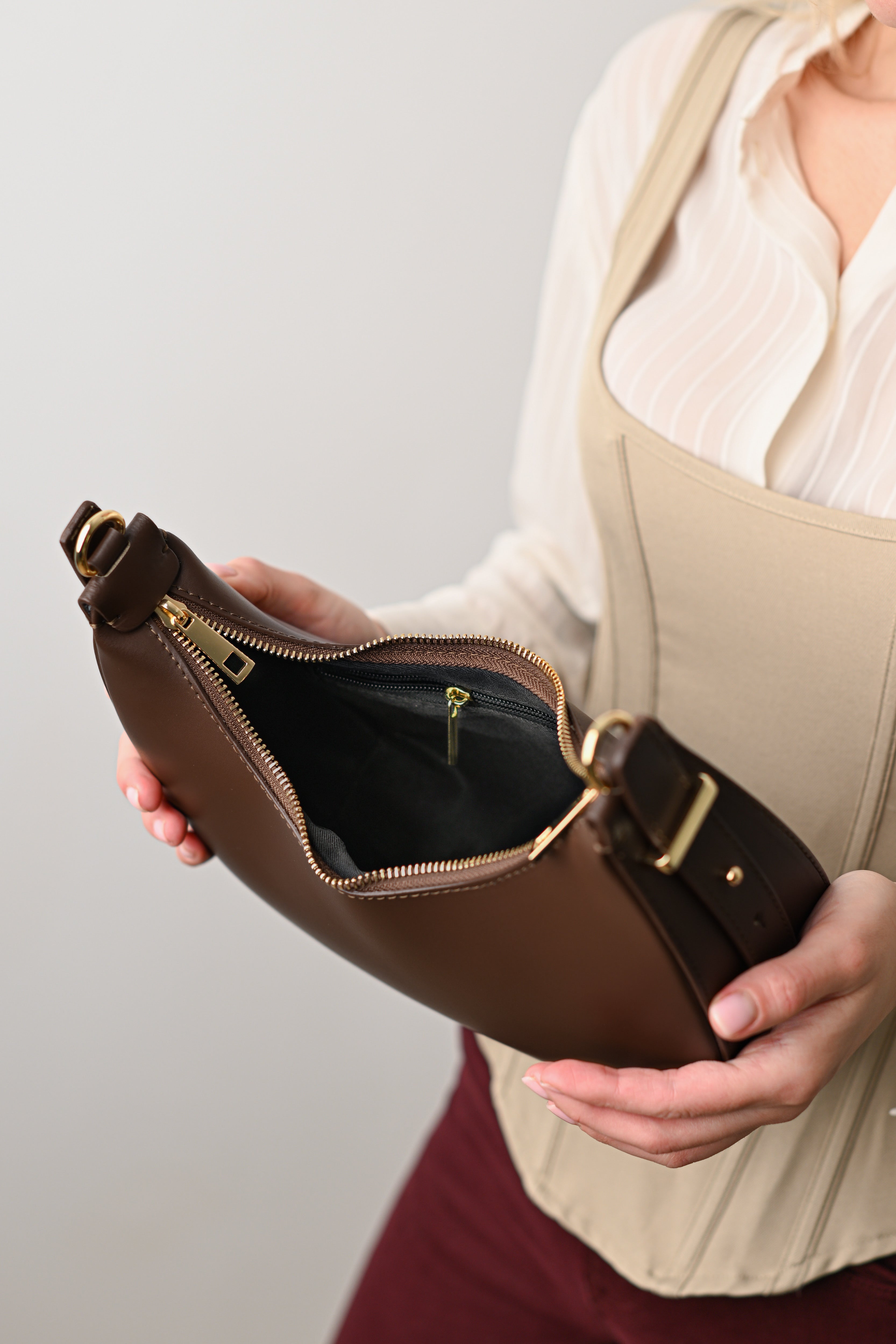 MOLLY CIOCOLATĂ NEAGRĂ